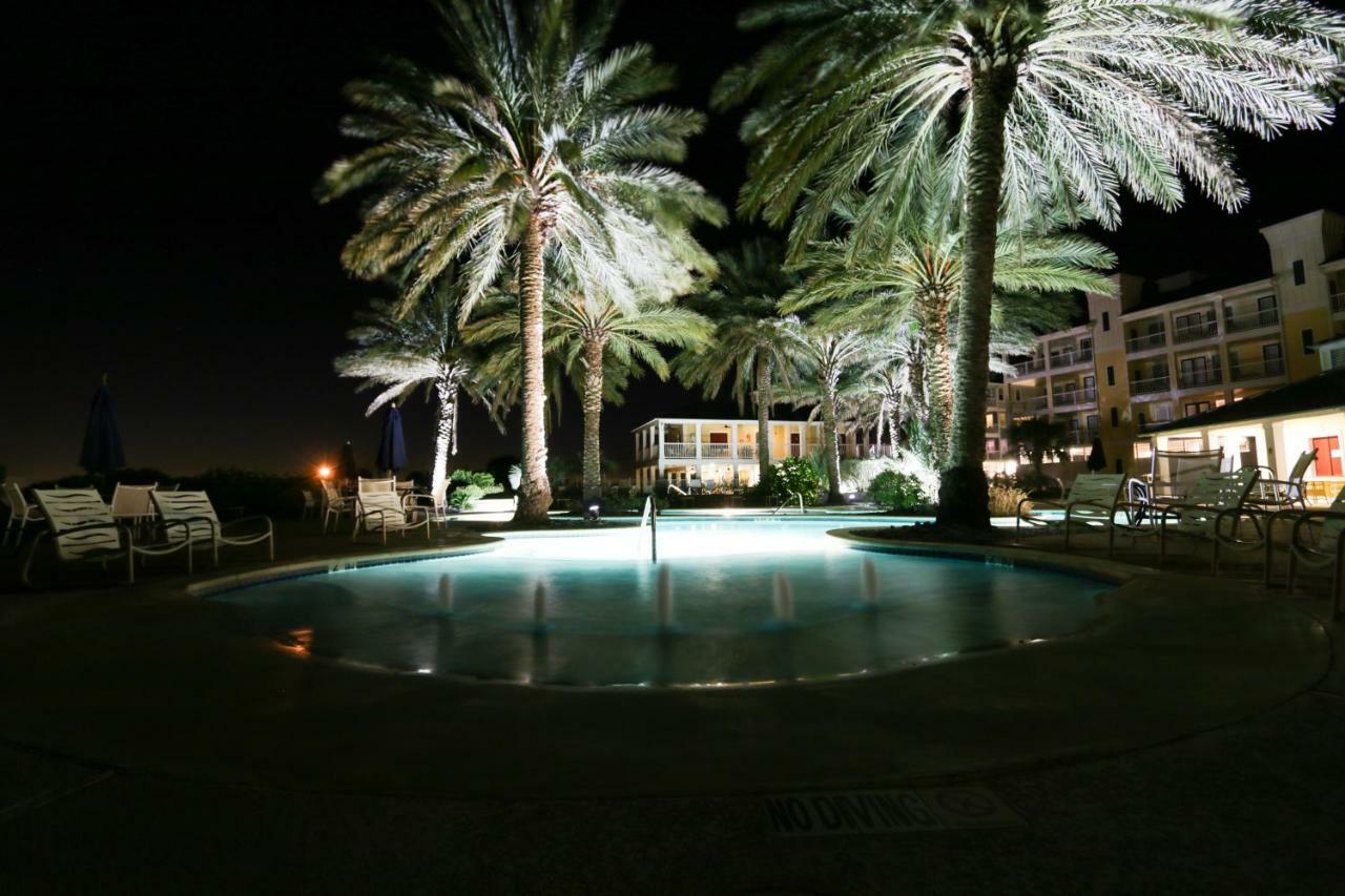 Suits Us Galveston Luaran gambar